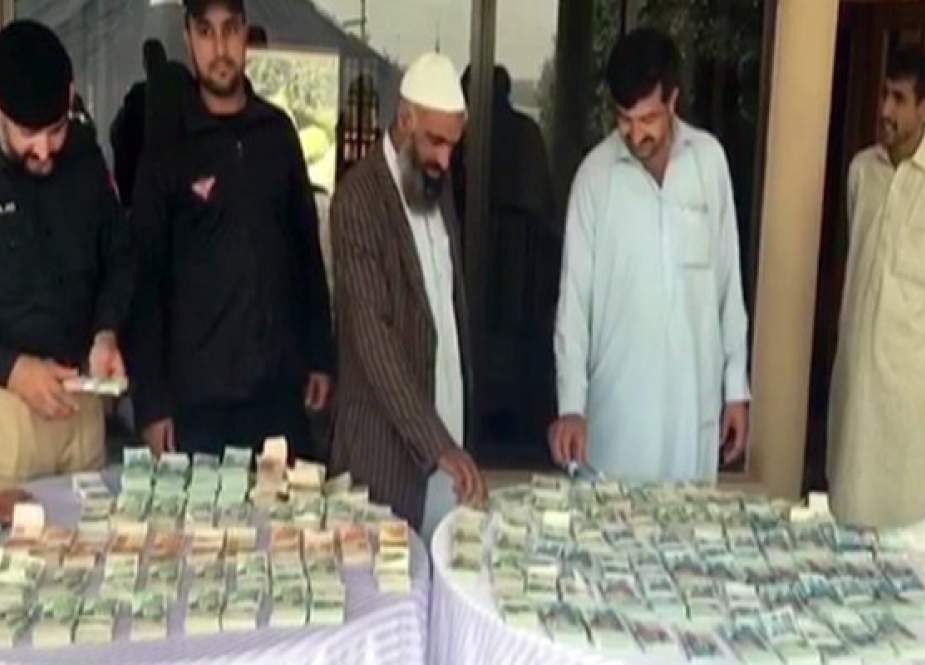 پشاور میں پولیس کا چھاپہ، 6 کروڑ مالیت کی جعلی پاکستانی کرنسی برآمد، 3 ملزمان گرفتار