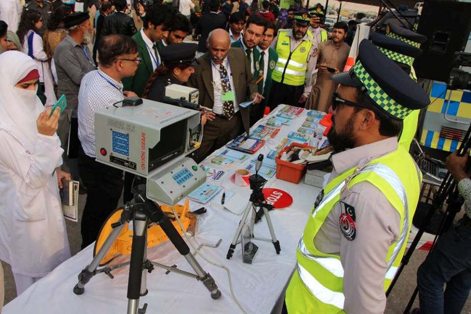 پشاور پولیس کیجانب سے ملک سعد شہید پولیس لائنز میں لگایا جانے والا پولیس یوتھ انٹریکشن سیشن