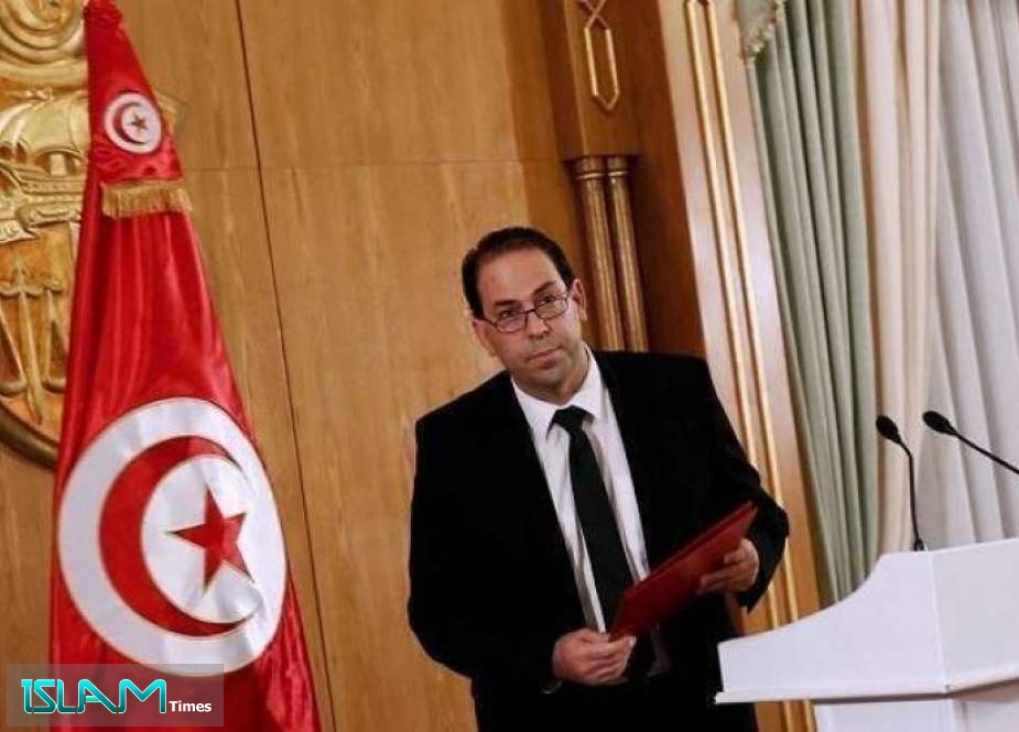 تونس.. البرلمان يصادق على تعديل وزاري اقترحه الشاهد