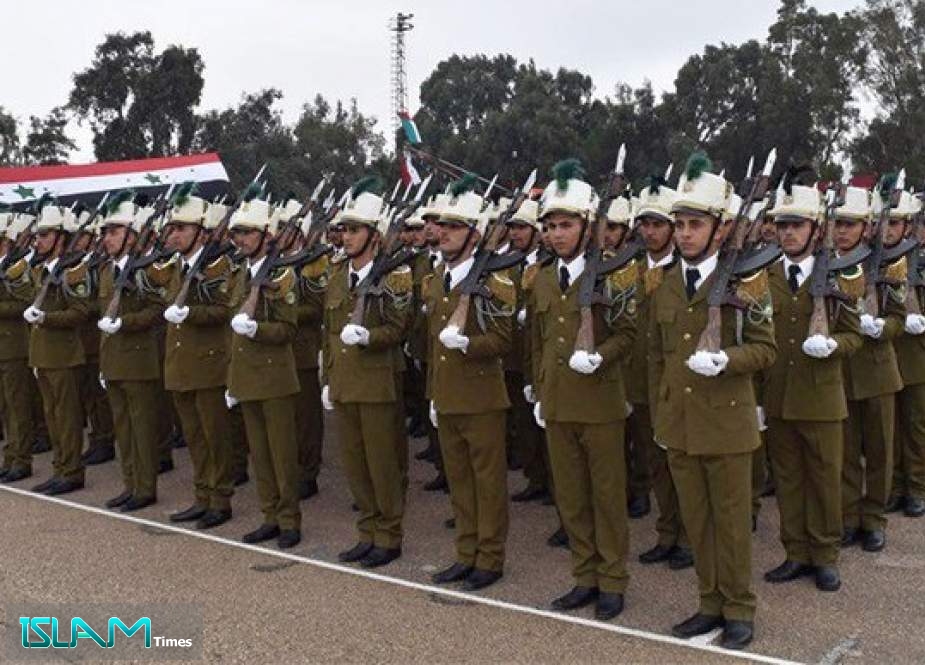 الرئيس السوري يرعى تخرج دورة لطلاب الكلية الحربية