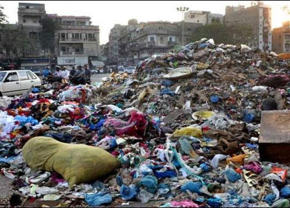 پشاور میں صفائی مہم بیکار، جابجا گندگی کے ڈھیر، تعفن پھیلنے لگا