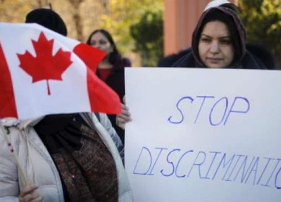 People rally in solidarity for two Muslim women who assaulted in Toronto.(File photo)