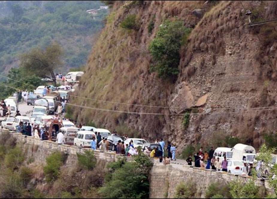 کالام کے علاقہ پشمال میں لینڈ سلائیڈنگ، سیاح پھنس گئے