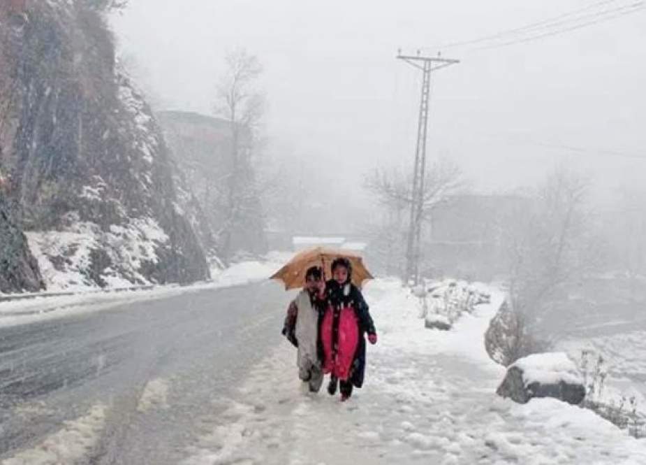 خیبر پختونخوا اور قبائلی اضلاع میں آج سے منگل تک بارش اور پہاڑوں پر برف باری کا امکان