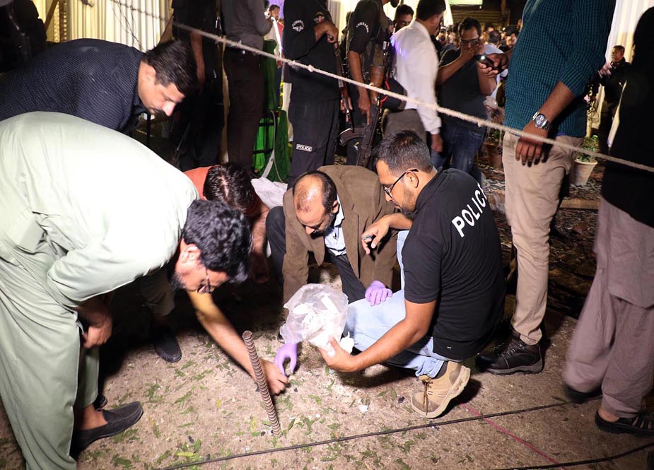 کراچی میں ایم کیو ایم پاکستان کے زیراہتمام محفل میلاد میں کریکر دھماکہ