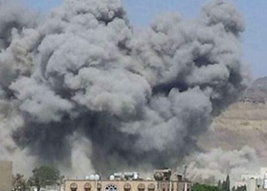 إصابة يمنيين جراء قصف العدوان السعودي على محافظتي الحديدة وتعز