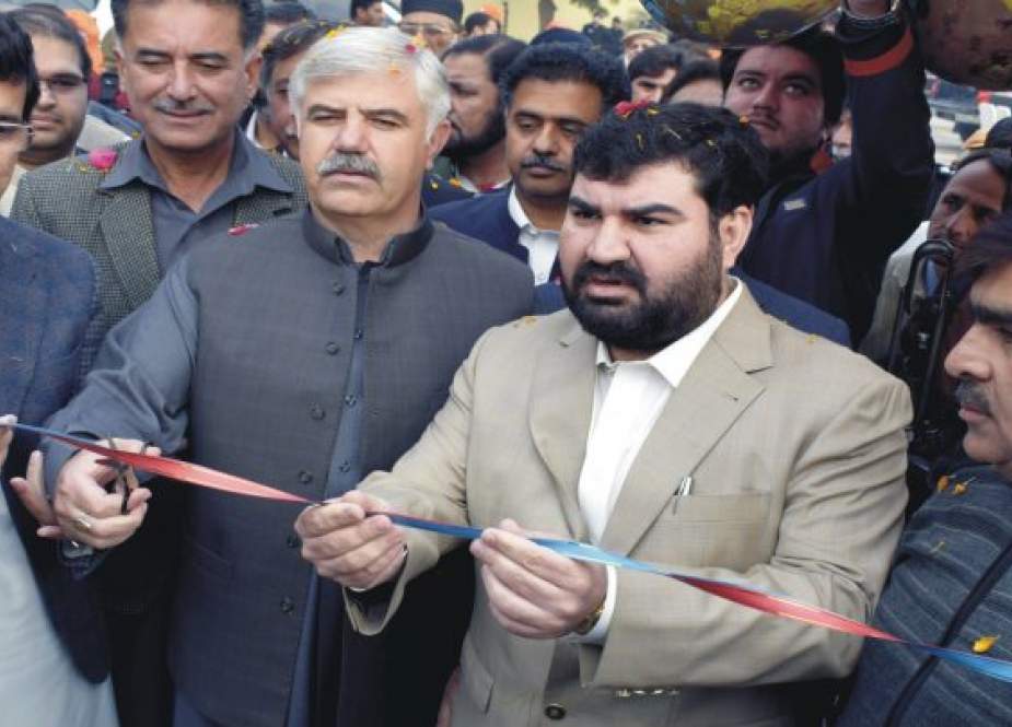 پشاور شہر سے کچرا اُٹھانے اور صفائی کا نظام مزید بہتر کرنے کیلئے رکشہ سروس کا افتتاح