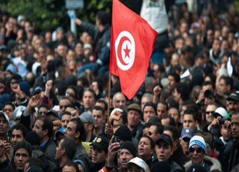 جلیقه‌های رنگی در تونس/ آیا انقلاب دوم در راه است؟
