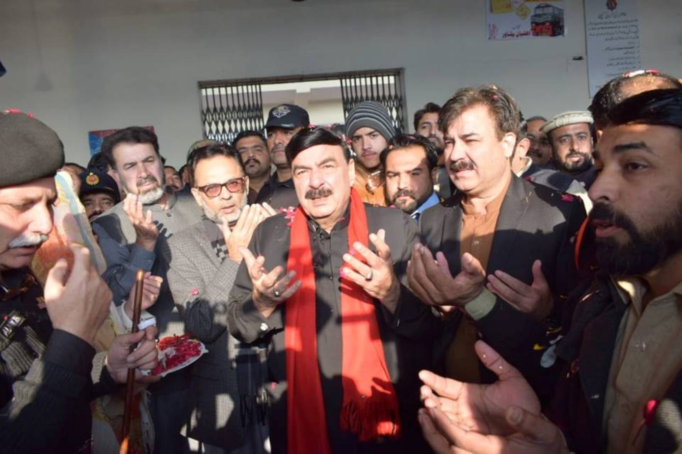 پشاور میں رحمان بابا ایکسپریس کے افتتاح کے تصوریری مناظر