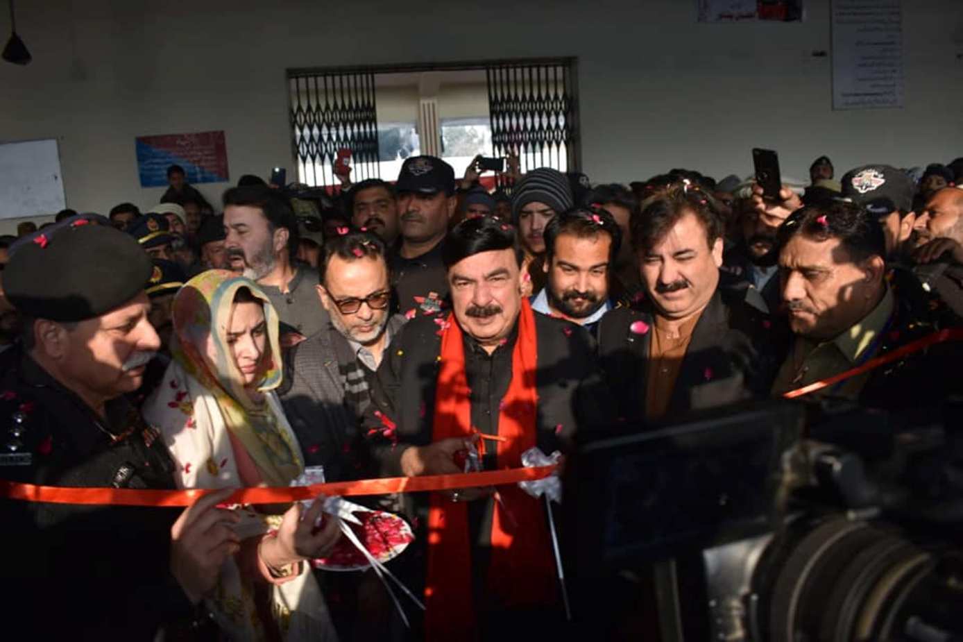 پشاور میں رحمان بابا ایکسپریس کے افتتاح کے تصوریری مناظر