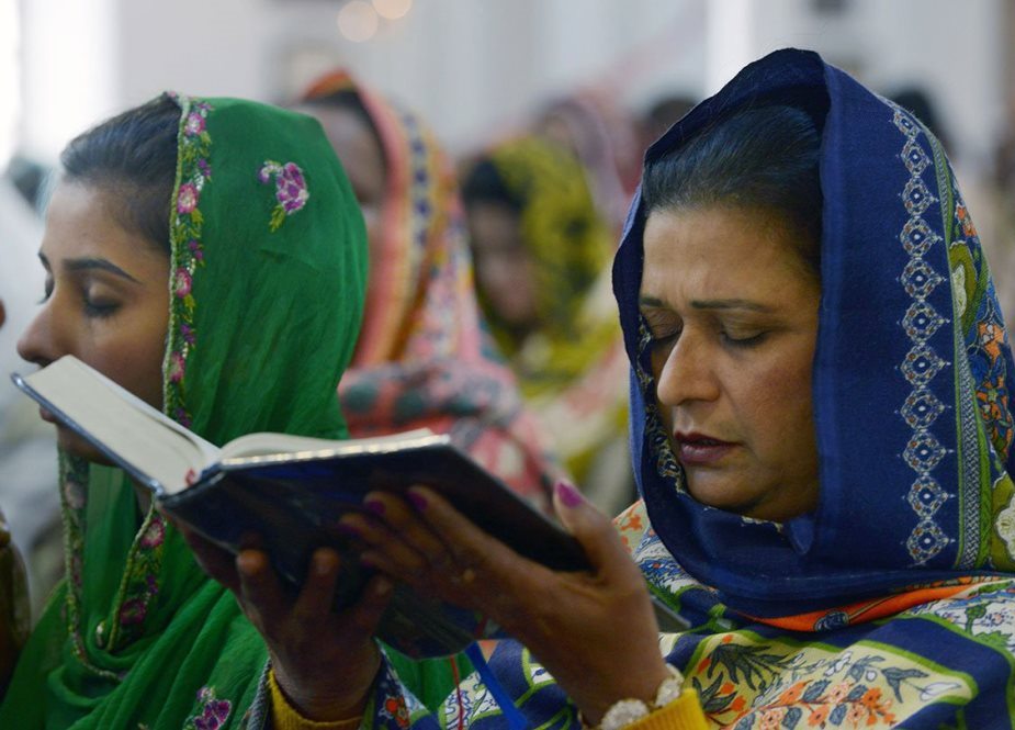 پاکستان میں کرسمس کے موقع پر مسیحی برادری کی دعائیہ تقریبات کی تصاویر