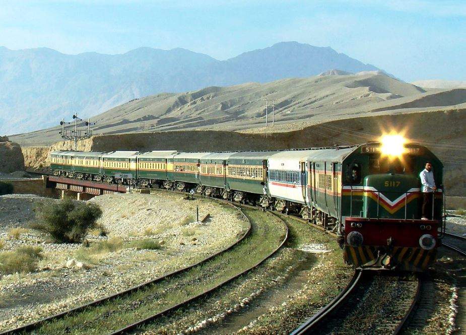 پاکستان ریلوے نے ایران سے ملانے والی پٹڑی کی مرمت کا کام تیز کر دیا