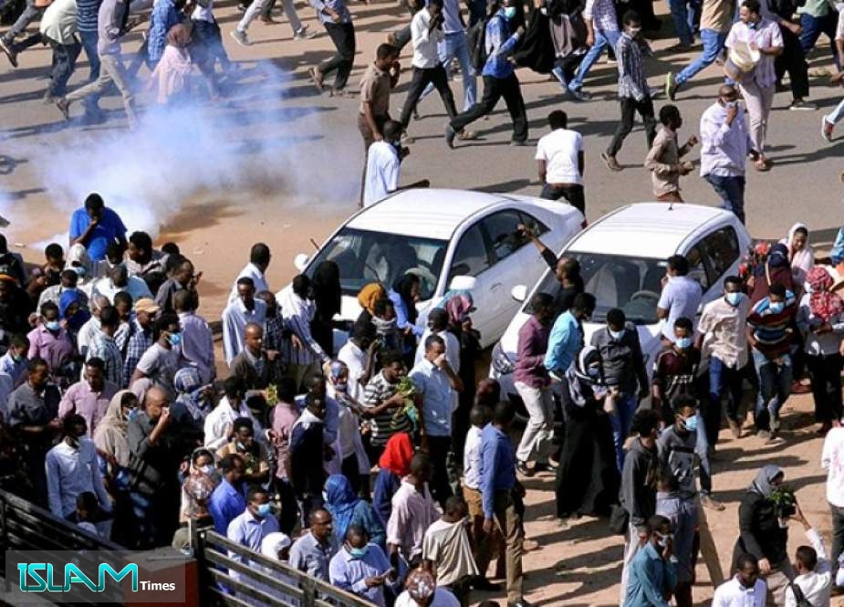 السودان.. مظاهرات نحو القصر الجمهوري والبرلمان