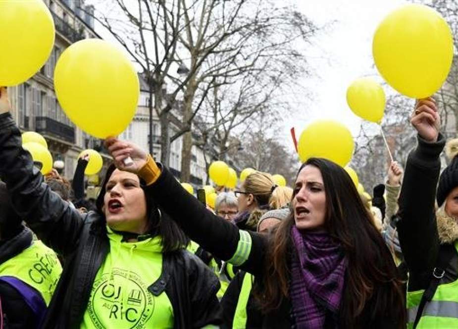 Women-only rally of the Yellow Vest movement in Paris, France.jpg