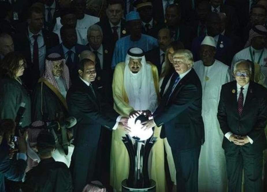 US President Donald Trump (R), Saudi King Salman (C), and Egyptian President Abdel Fattah el-Sisi.jpg