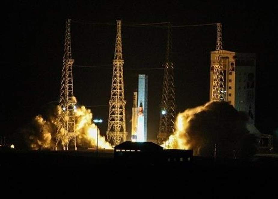 Iran launches the Payam satellite into space on January 15, 2018. (Photo by Tasnim)