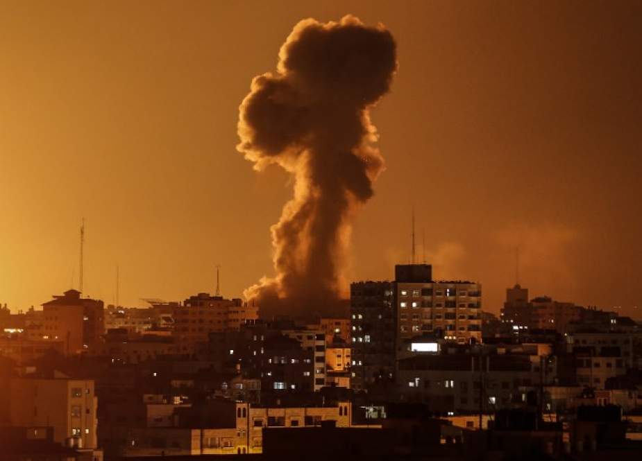 An explosion is seen during Israeli airstrikes in Gaza on January 22, 2019. (Photo by Reuters)