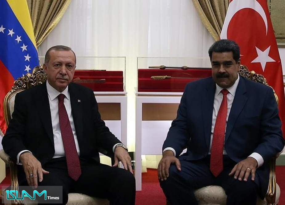 أردوغان يهاتف مادورو ويعلن دعمه له