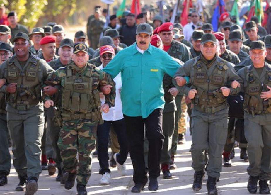 ونزوئلا آماده رزمایش است؛ بازدید «مادورو» از پایگاه‌های ارتش