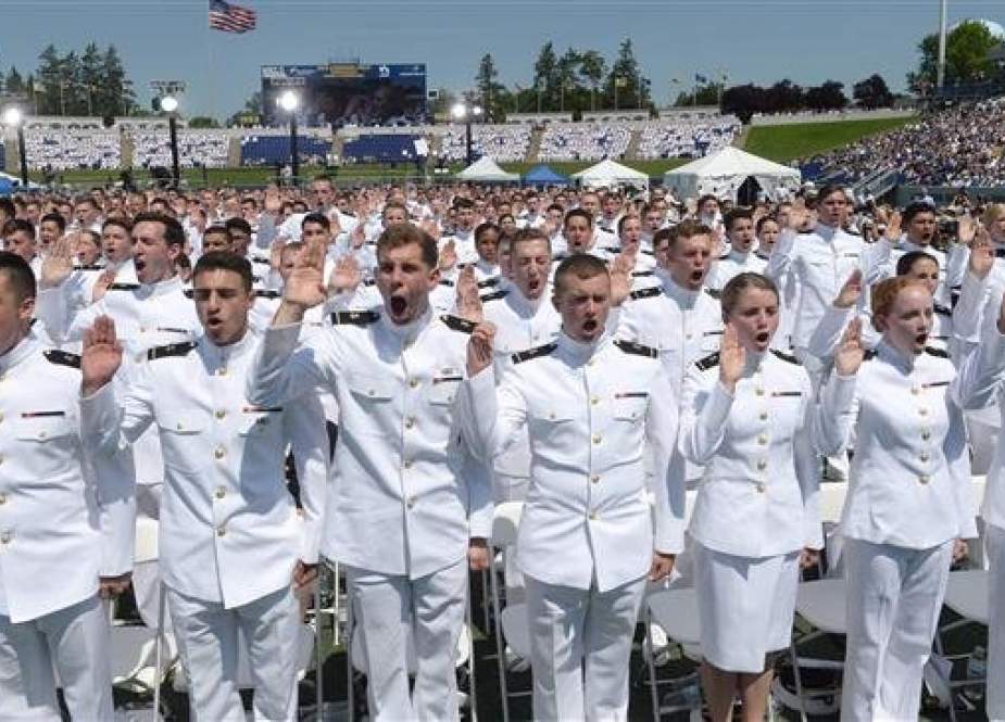 US Naval Academy midshipmen attend their graduation ceremony in Annapolis, Maryland, on May 25, 2018. (AFP photo)