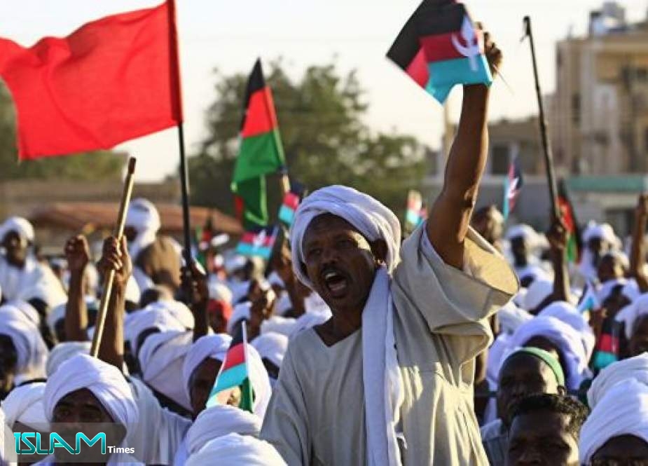 السودان.. تجدّد الاحتجاجات المطالبة بتنحي البشير