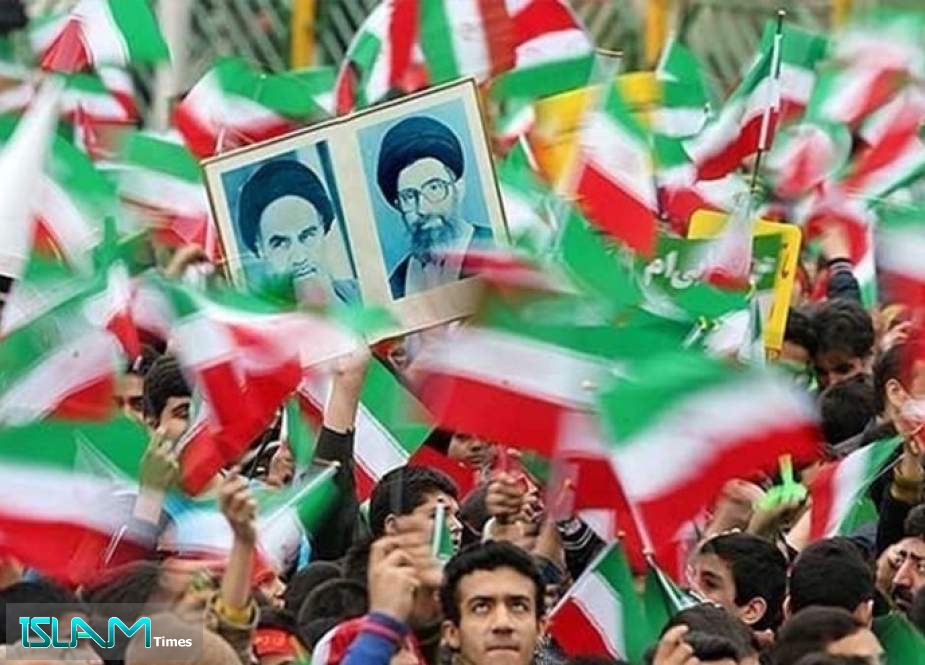 انطلاق المسيرة الكبرى للاحتفال بانتصار الثورة الاسلامية