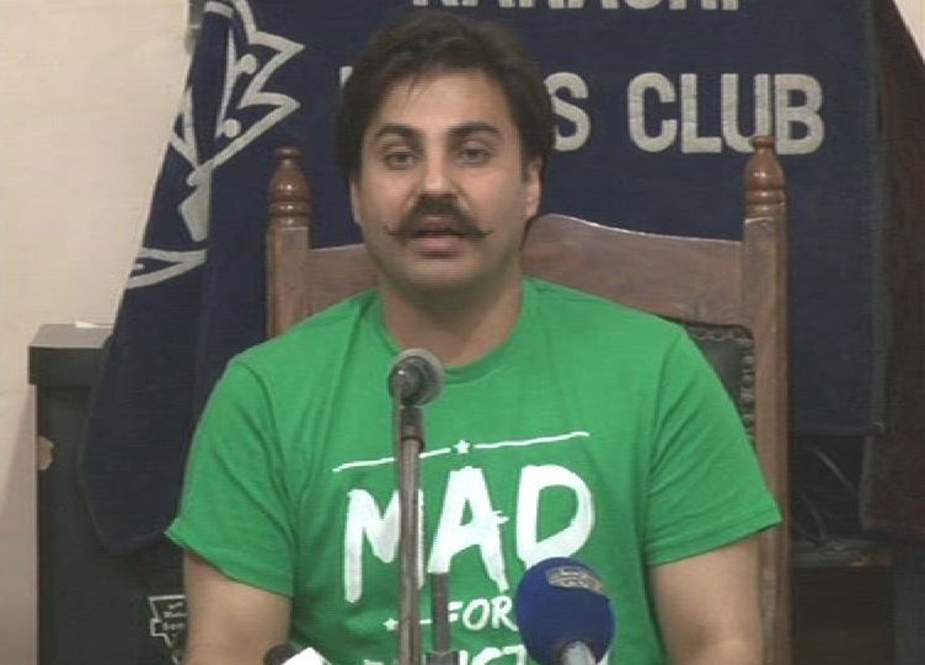 عالمگیر خان کو وزیراعلیٰ ہاؤس پر گٹر کا پانی پھینکنا مہنگا پڑ گیا، کراچی پولیس نے مقدمہ درج کرلیا