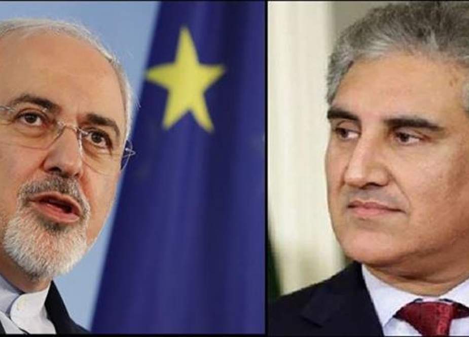 The combo shows Iranian Foreign Minister Mohammad Javad Zarif (L) and his Pakistani counterpart Makhdoom Shah Mahmood Qureshi.