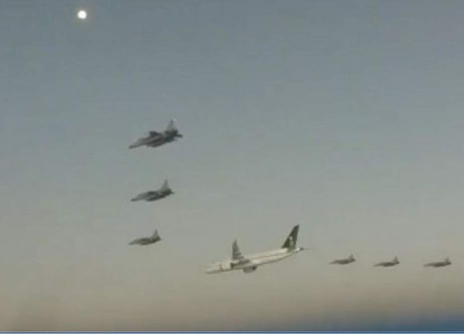 پوشش امنیتی هواپیمای بن سلمان با 6 جنگنده پاکستانی+فیلم