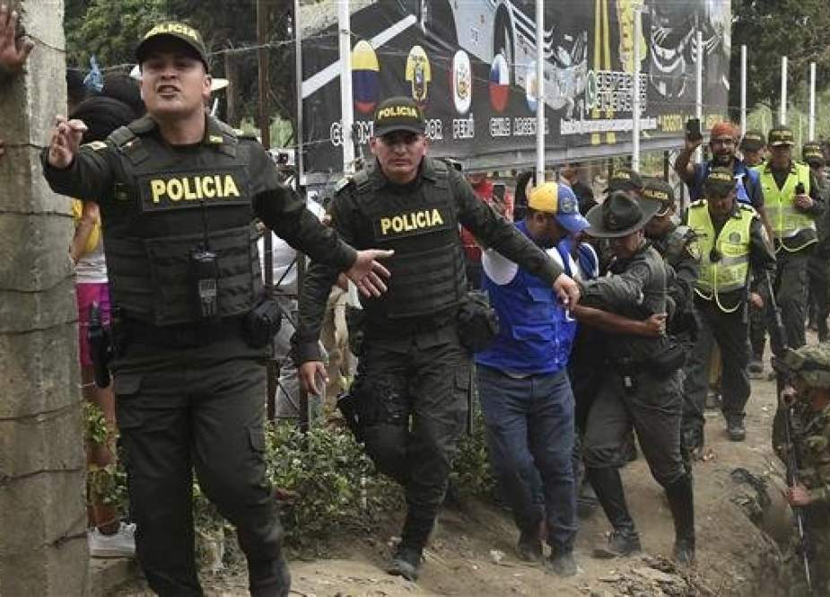Colombia: Deserting Venezuelan soldiers cross into Colombia as riots continue