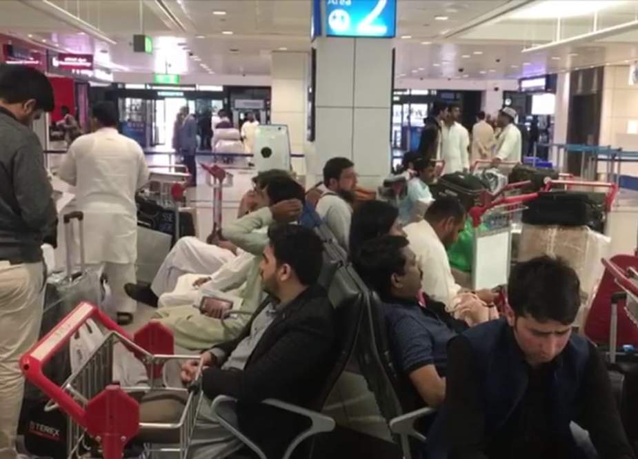ابوظہبی سے پشاور کیلئے پی آئی اے کی پرواز منسوخ، مسافروں کا احتجاج