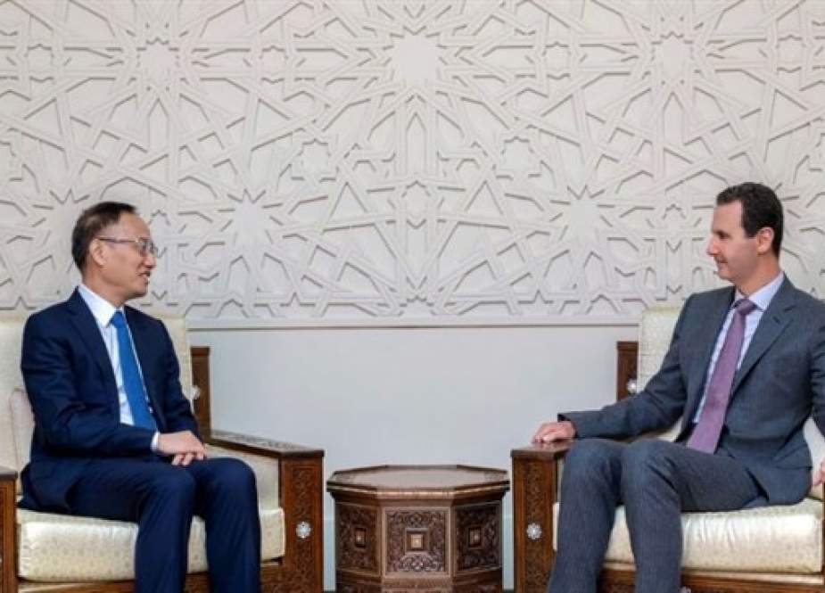 Bashar al-Assad dan Asisten Menteri Luar Negeri China Chen Xiaodong di Damaskus