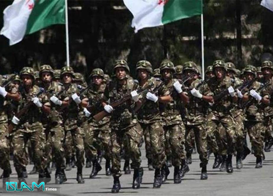 الجيش الجزائري يغير لهجته