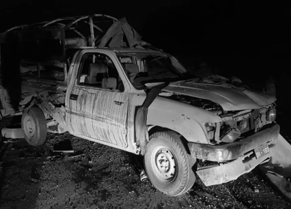 کوئٹہ میں پولیس کی گاڑی پر بم حملہ، 4 اہلکار زخمی