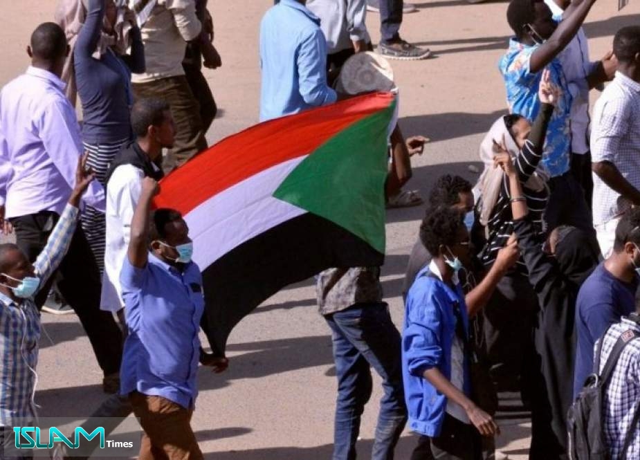 السودان.. احتجاجات تزامناً مع أداء الحكومة اليمين الدستورية