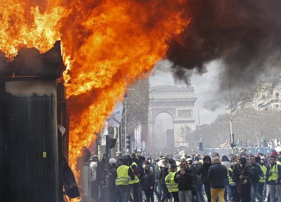 مظاہروں کے دوران جلاؤ گھیراؤ روکنے میں ناکامی پر پیرس پولیس کے سربراہ برطرف