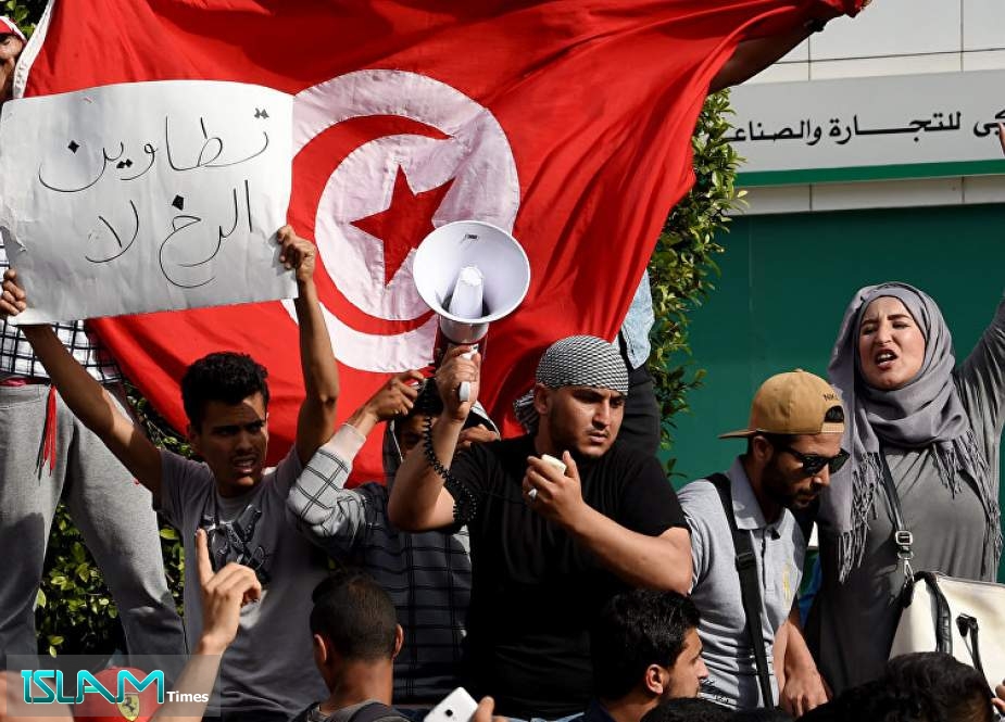 تونس.. احتجاجات في الإذاعة والتلفزيون