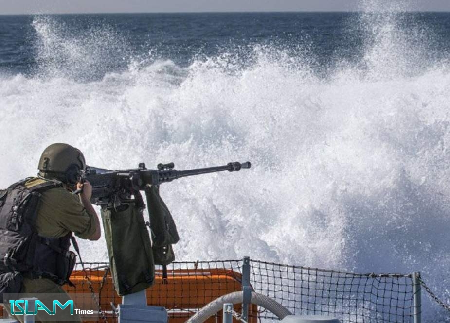 الإحتلال يفتح النار على الصيادين الفلسطينيين في بحر غزة