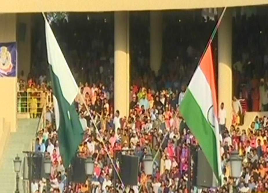 واہگہ بارڈر پر پرچم اتارنے کی پروقار تقریب، عوام کا جوش و خروش اور فلک شگاف نعرے