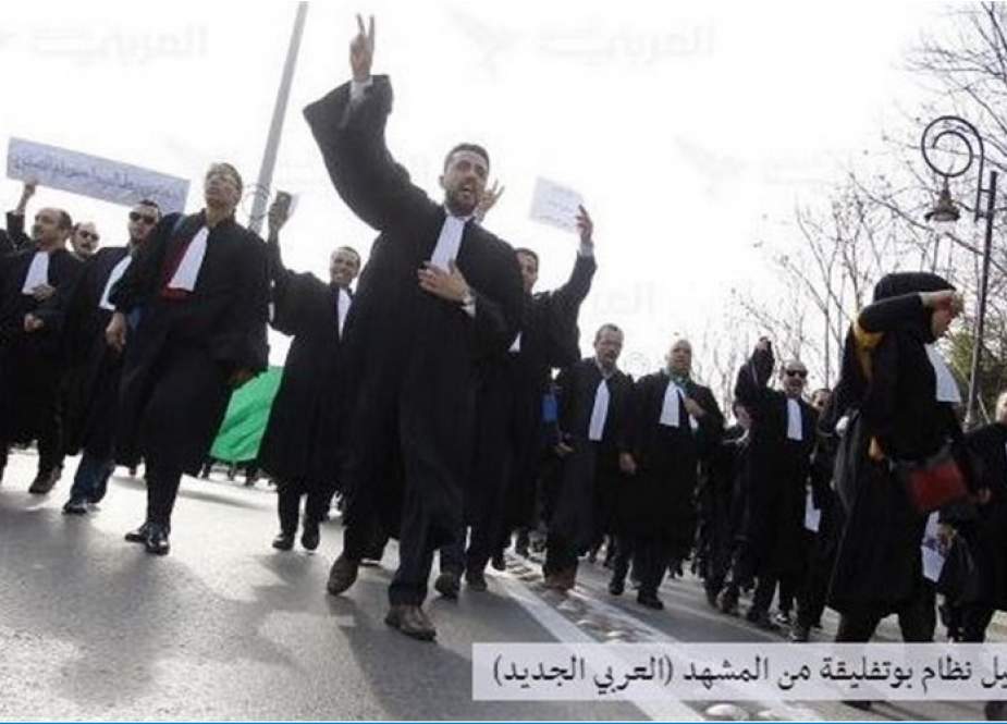 ادامه تظاهرات‌ها در الجزایر؛ تأکید وکلا بر لزوم کناره‌گیری فوری بوتفلیقه