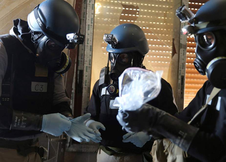 UN chemical weapons expert inspecting suspected substances in Syria