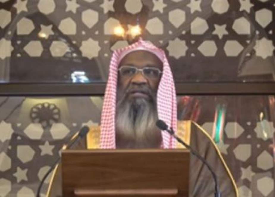 Adel al-Kalbani, former imam of the Grand Mosque in Mecca.jpg