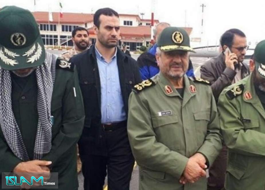 قائد حرس الثورة يتفقد المناطق المنكوبة بالسيول شمال ايران