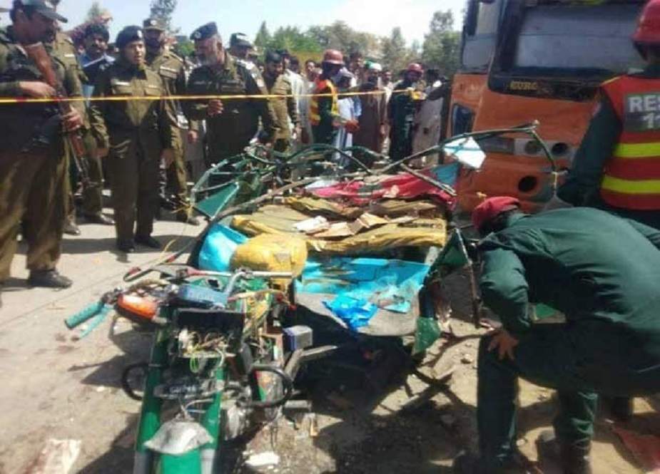 بھکر، مسافر بس نے رکشے کو کچل ڈالا، 6 طالبات سمیت 7 افراد جاں بحق