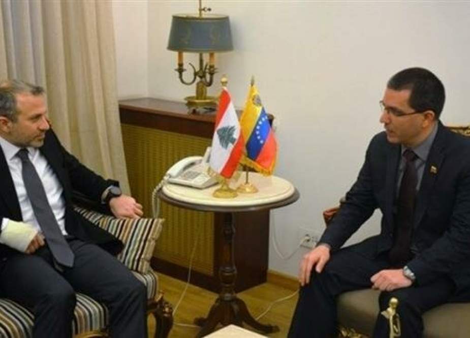 Venezuelan Foreign Minister Jorge Arreaza (R) and his Lebanese counterpart Gebran Bassil in Beirut.jpg