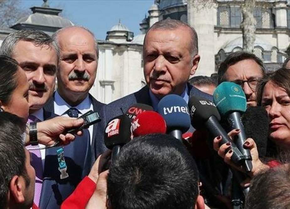 Turkish President Recep Tayyip Erdogan talks to reporters in Istanbul, Turkey, on April 5, 2019. (Photo by Anadolu news agency)