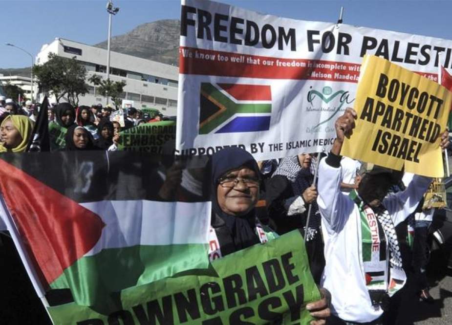 People march in support of Palestine in Cape Town, South Africa, May 15, 2018.