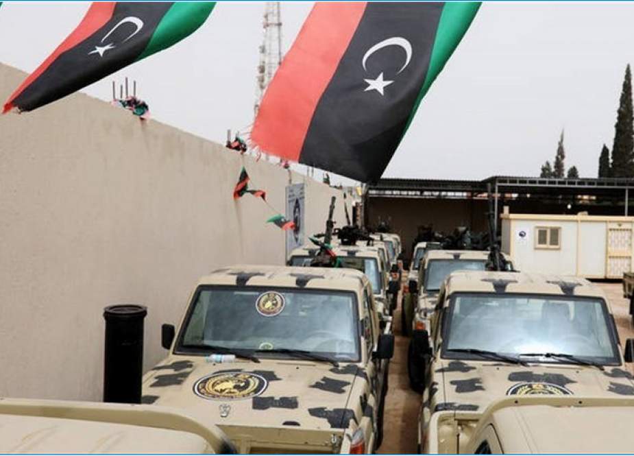 بحران خلیج‌فارس جنگ لیبی را «خونین» می‌کند/ معامله قذافی و حفتر برای تقسیم قدرت
