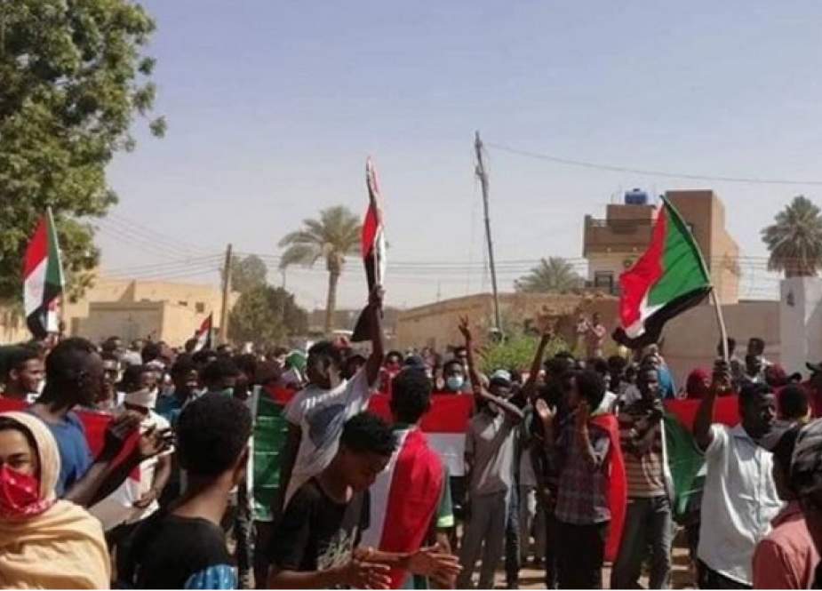 درگیری ارتش سودان با نیروهای امنیتی این کشور و اخبار ضد و نقیض درباره فرار «عمر البشیر»