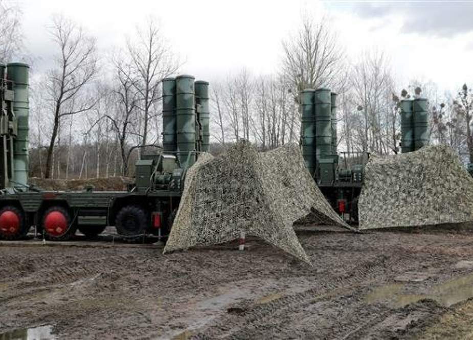 The picture shows a new S-400 "Triumph" surface-to-air missile defense system after its deployment at a military base outside the town of Gvardeysk near Kaliningrad, Russia, March 11, 2019. (By Reuters)